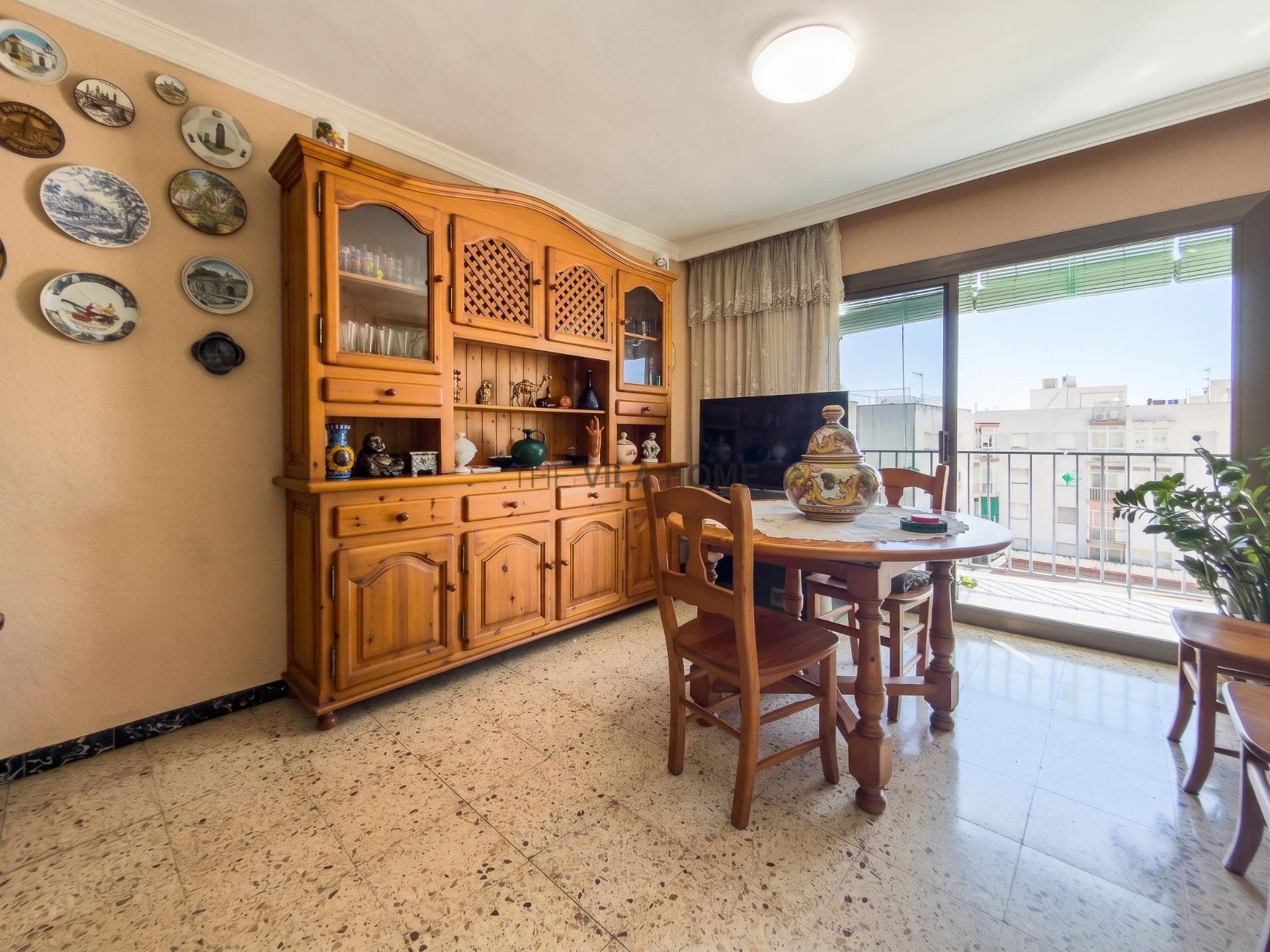 Piso con dos balcones