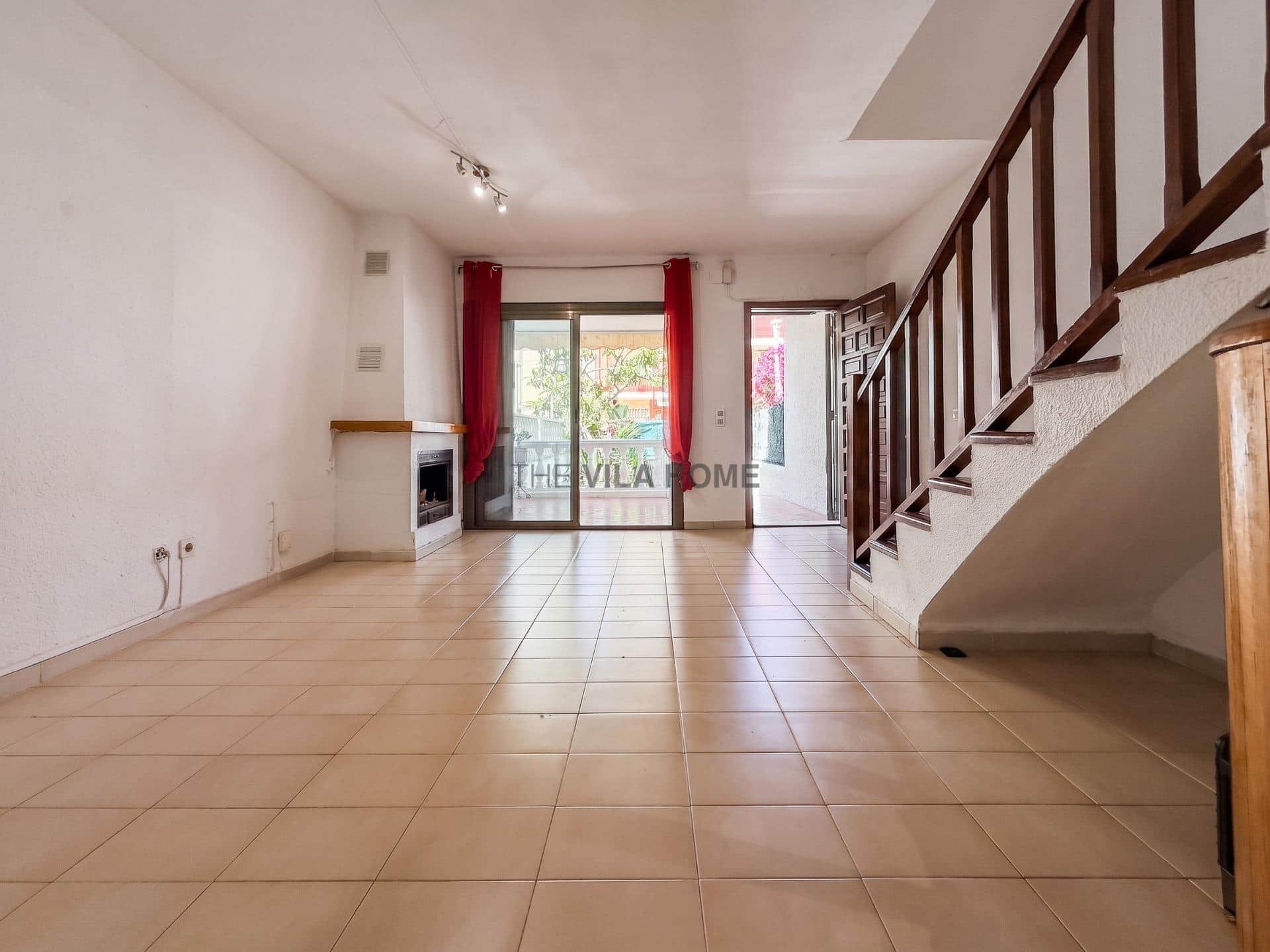 Casa de 3 habitaciones con jardín en Cubelles — foto 5