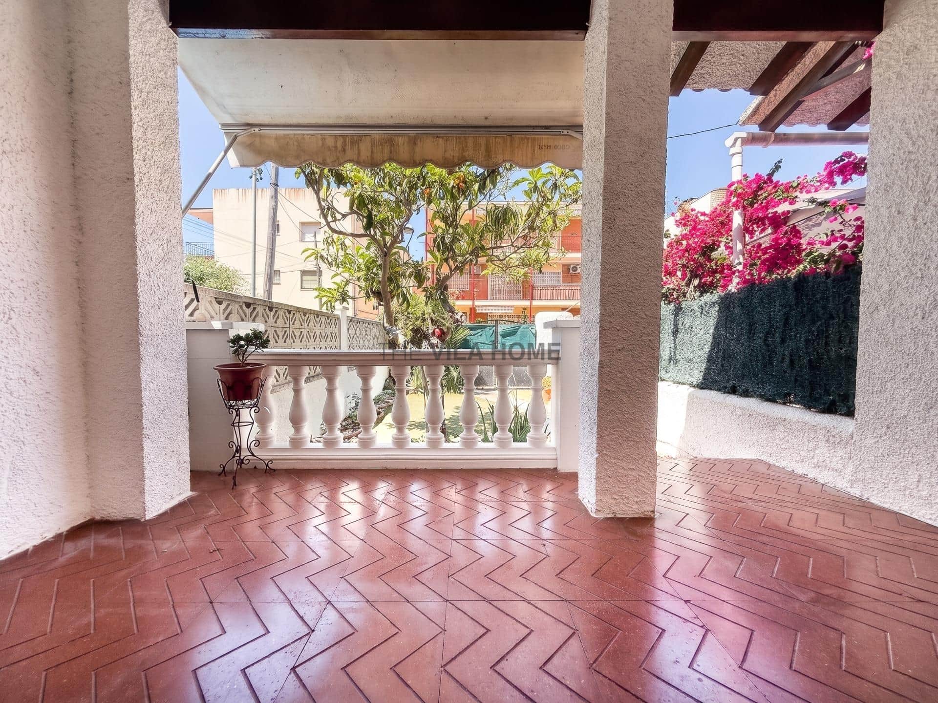 Casa de 3 habitaciones con jardín en Cubelles — foto 7