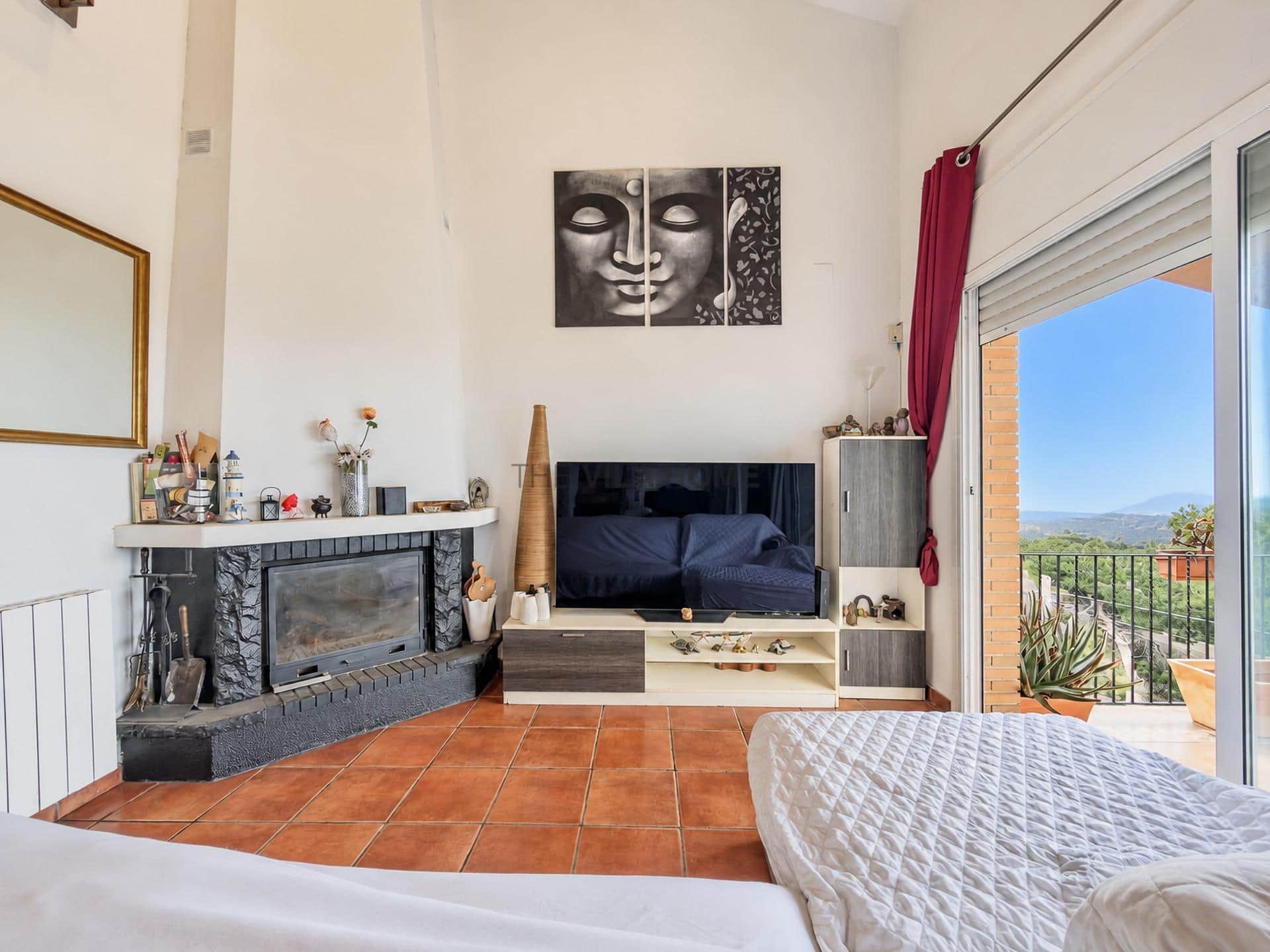 Casa de 4 habitaciones con piscina en Canyelles — foto 6