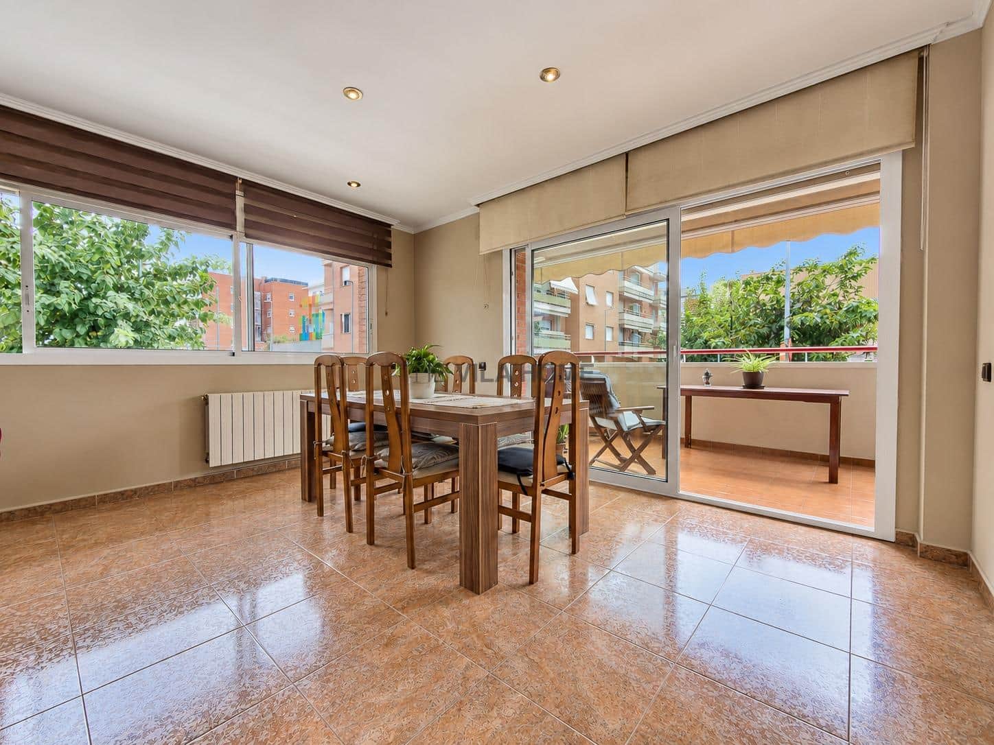 Planta baja de 4 habitaciones con terraza en Vilanova i la Geltrú — foto 7