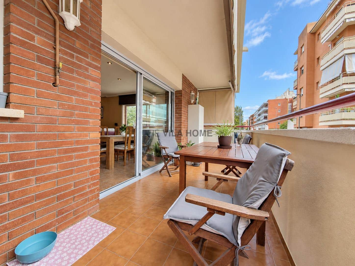 Planta baja de 4 habitaciones con terraza en Vilanova i la Geltrú