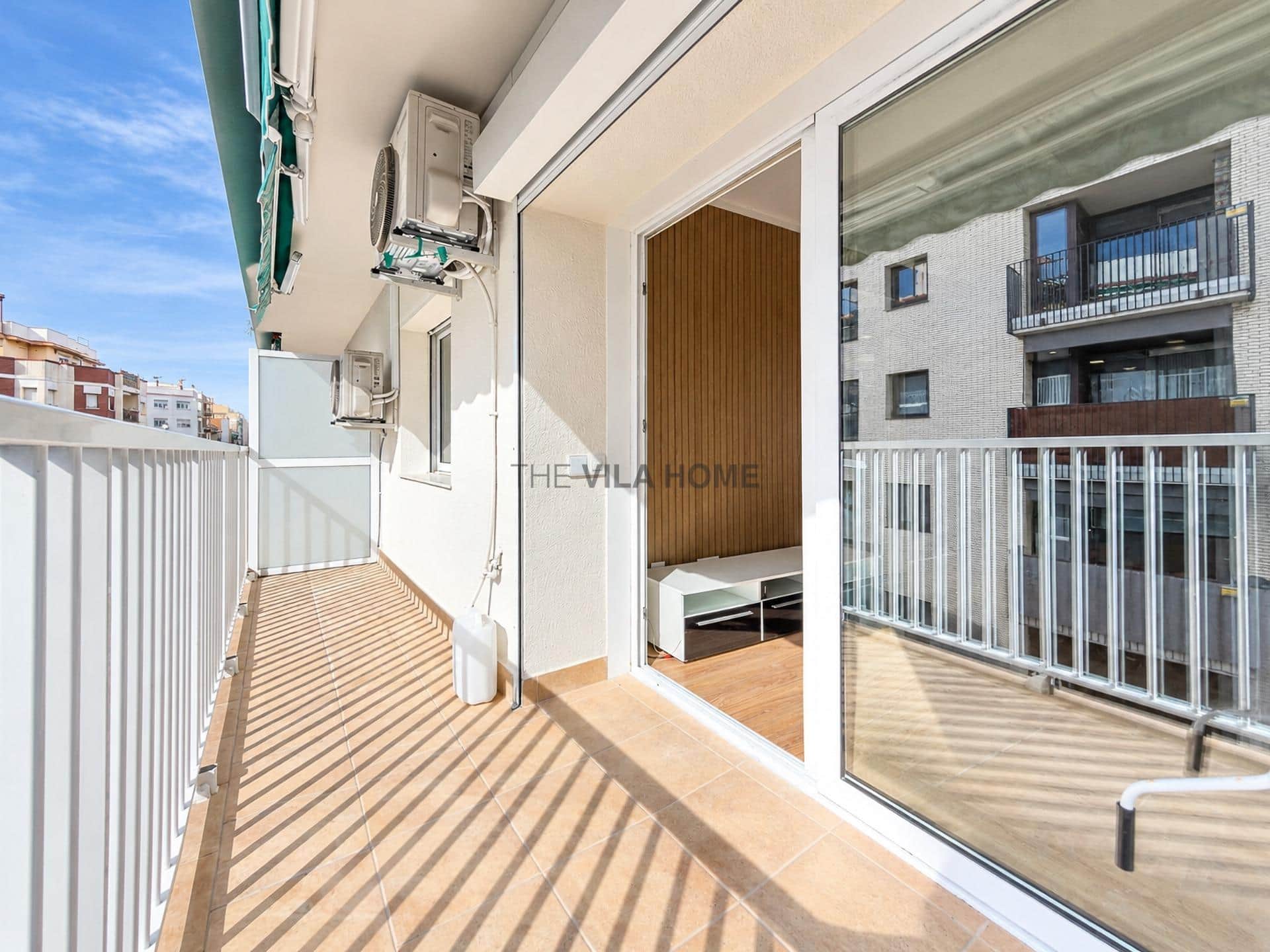 Piso de 3 habitaciones con parking en Vilanova i la Geltrú — foto 3